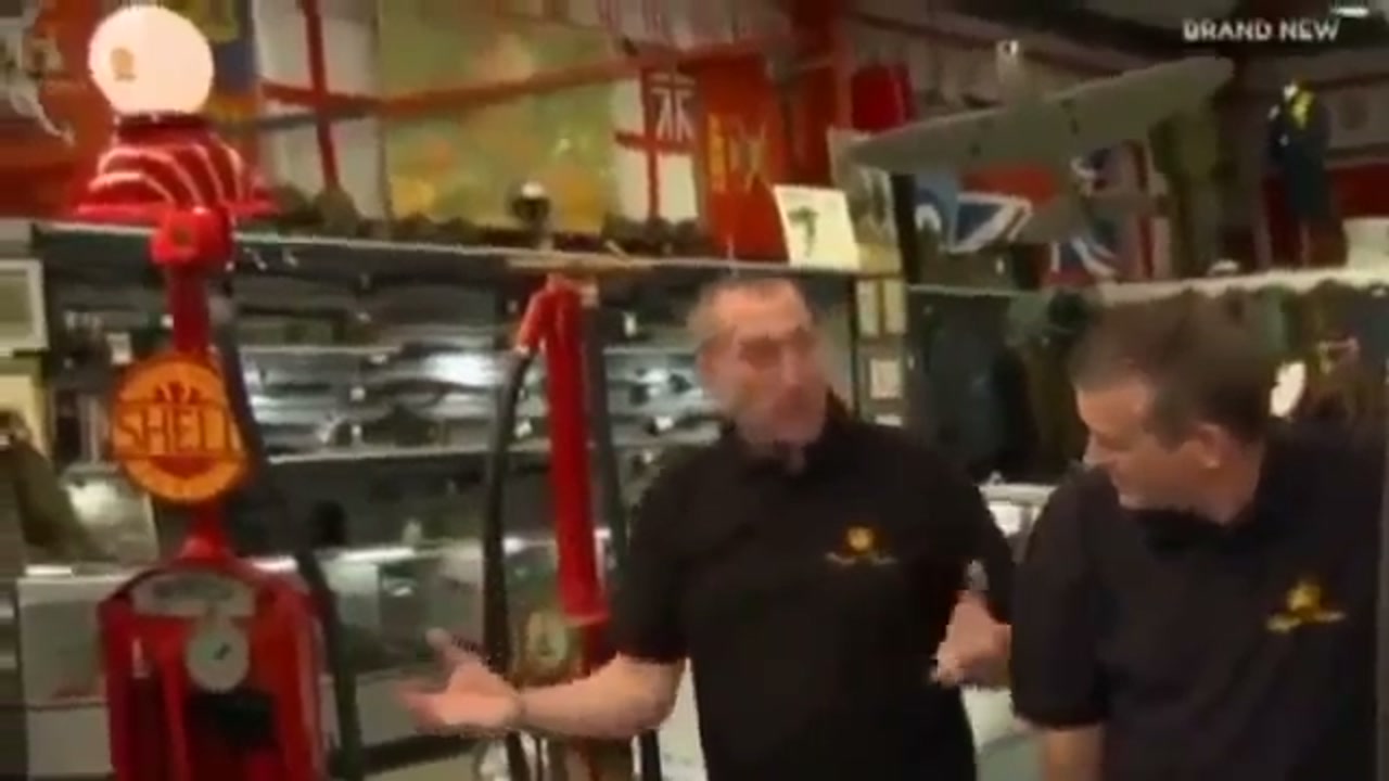 Pawn Stars UK public still 3